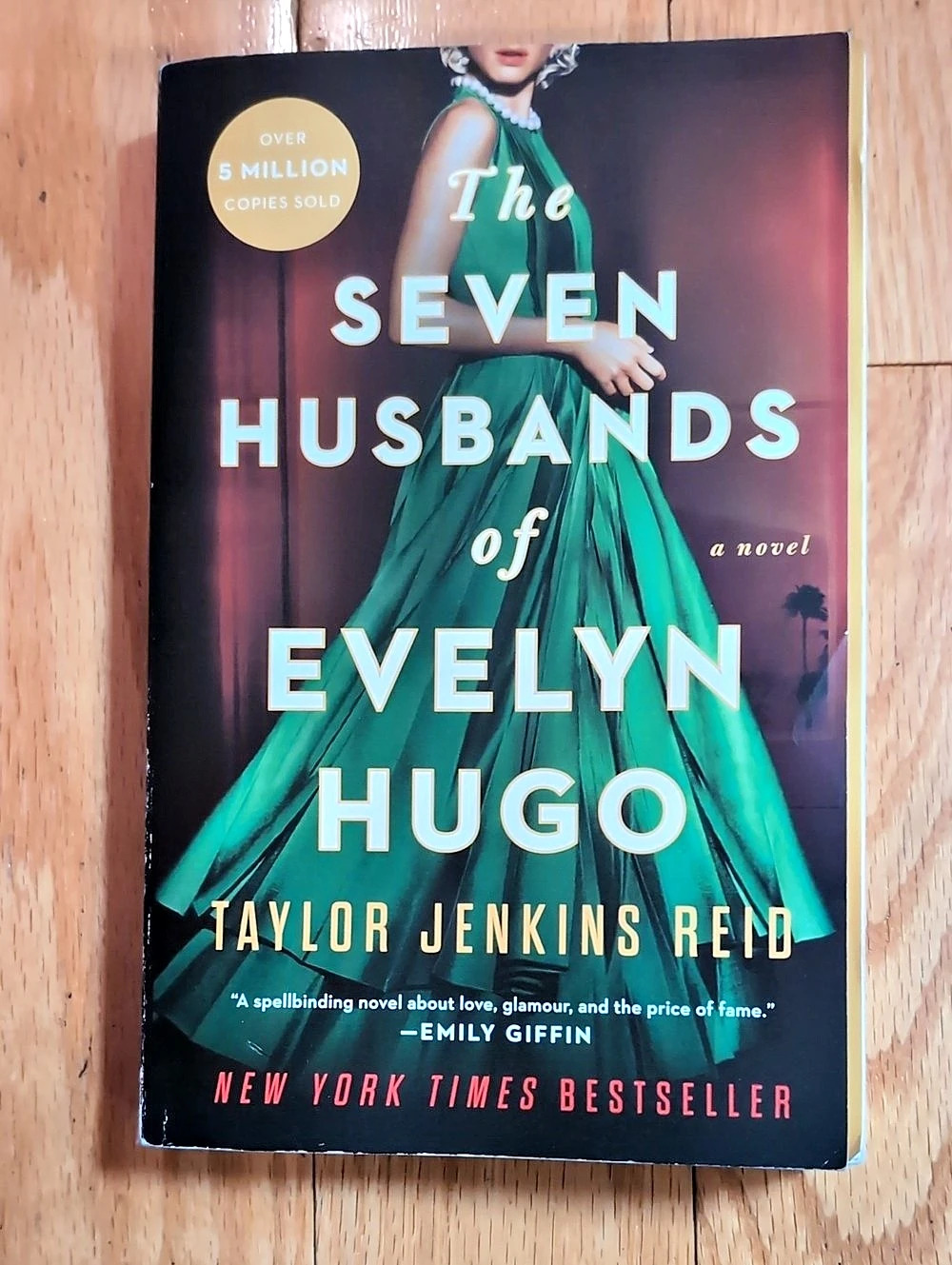 Seven Husbands of Evelyn Hugo Paperback Novel